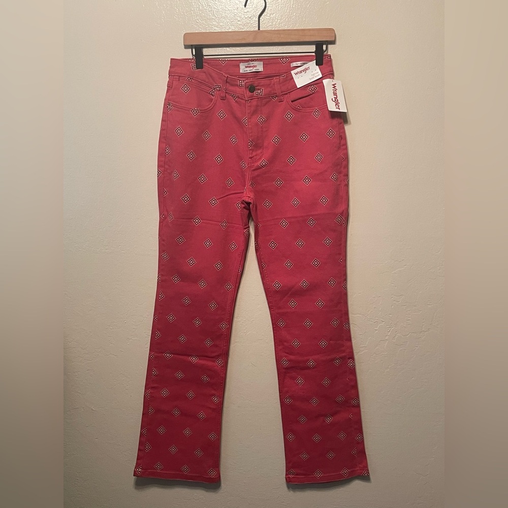 Wrangler women’s red diamond pattern high rise bold boots jeans